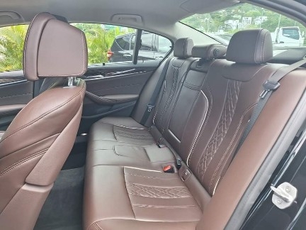 BMW 530e Luxury Line-Rs 1,900,000